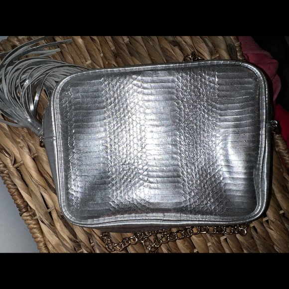 Victoria's Secret Crossbody Bag Silver - Picture 7 of 8